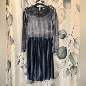 Hayden Girls Metallic Velvet Dress in Blue Gray